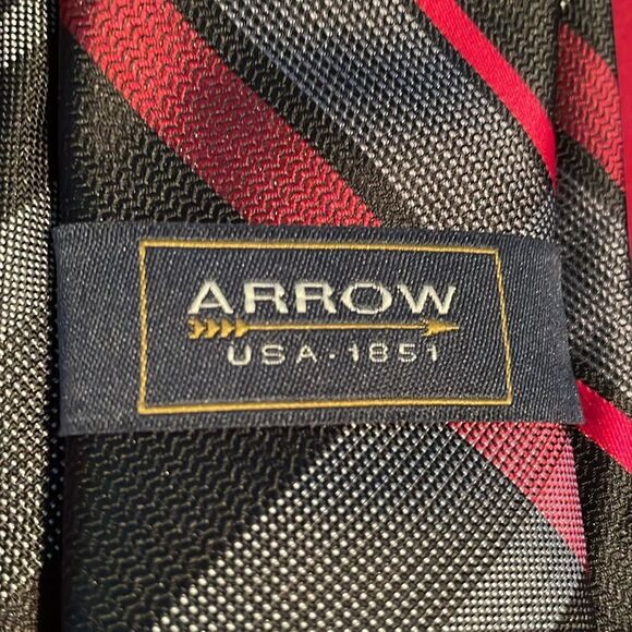 Arrow Men’s Tie NWT black, red & white stripe geometric pattern 100% Polyester - Picture 2 of 3